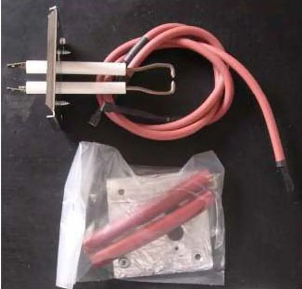 Zündelektrode mit Kabel und Anschlussplatten, hergestellt von Remeha, zur Verwendung in Heizsystemen oder ähnlichen Geräten.